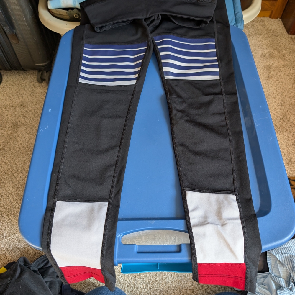 Stylish Black Leggings with Striped Design